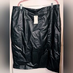 Skys Are Blue Elegant Dark Green Faux Leather Pencil Skirt 1X & 2X NWT